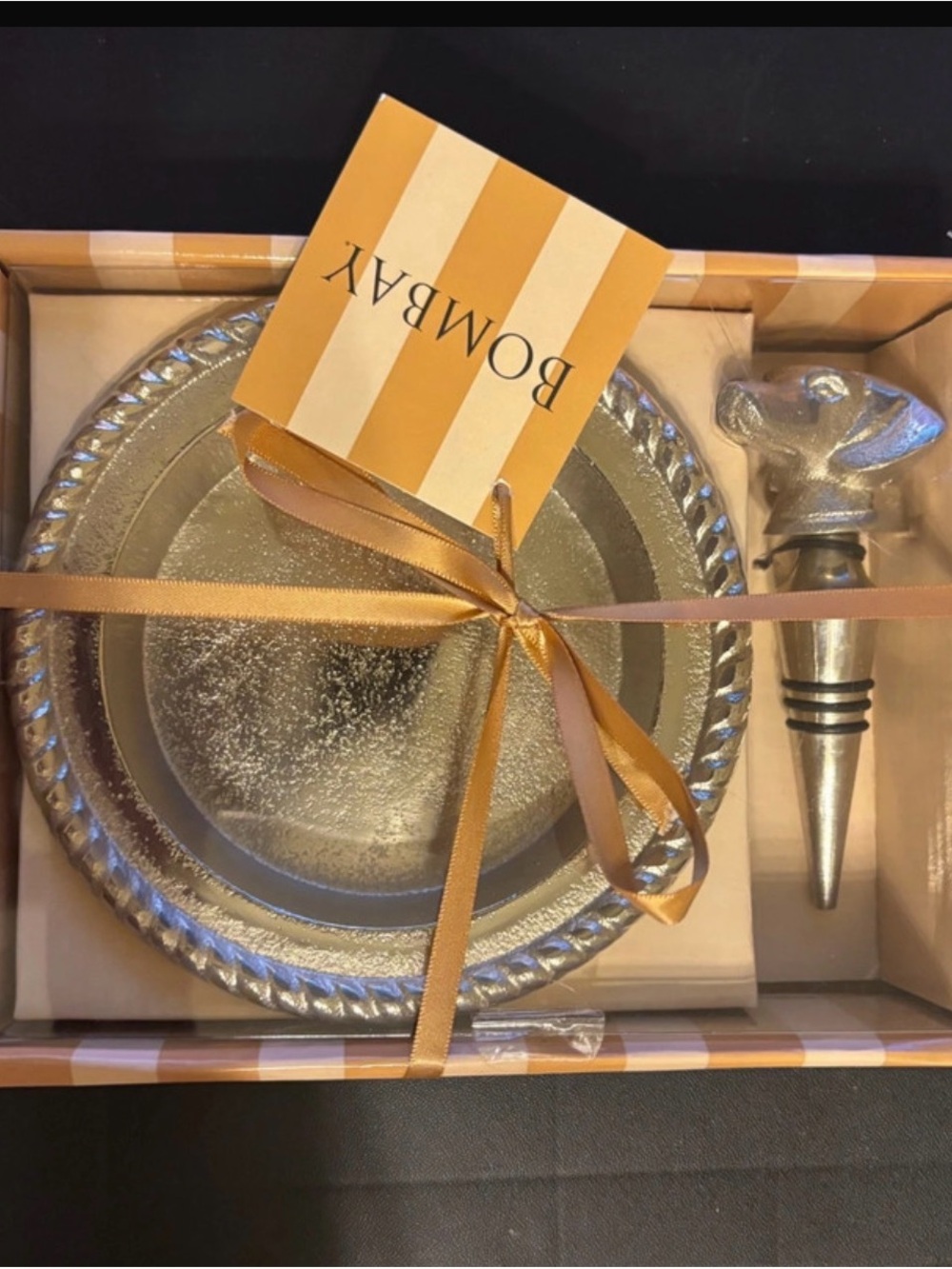 Bombay Gold Decorative Wine Stopper and Coaster Set